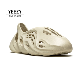 Adidas Yeezy Foam RNNR sand